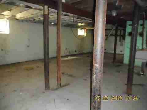 10410 Crocuslawn (23)_m.jpg